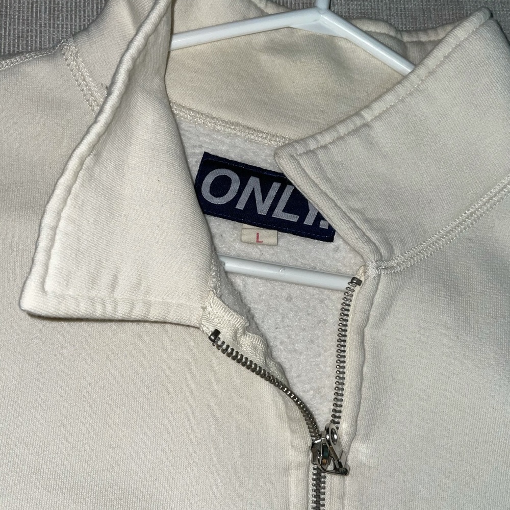 Only sweatshirt - Picture 2 of 2